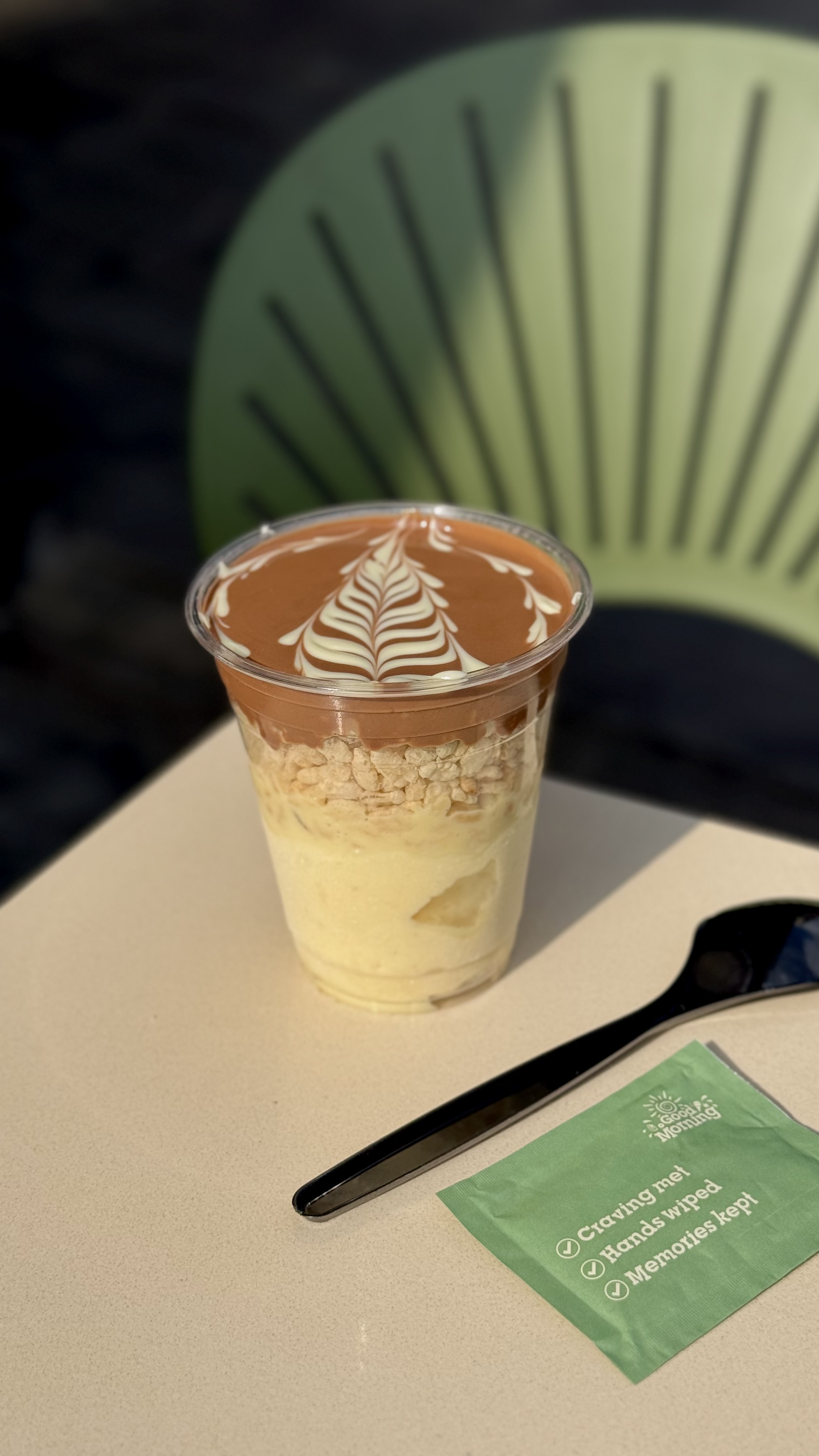 Image of Crispy Cup – Vanilla ice cream, rice crispy, Belgium chocolate