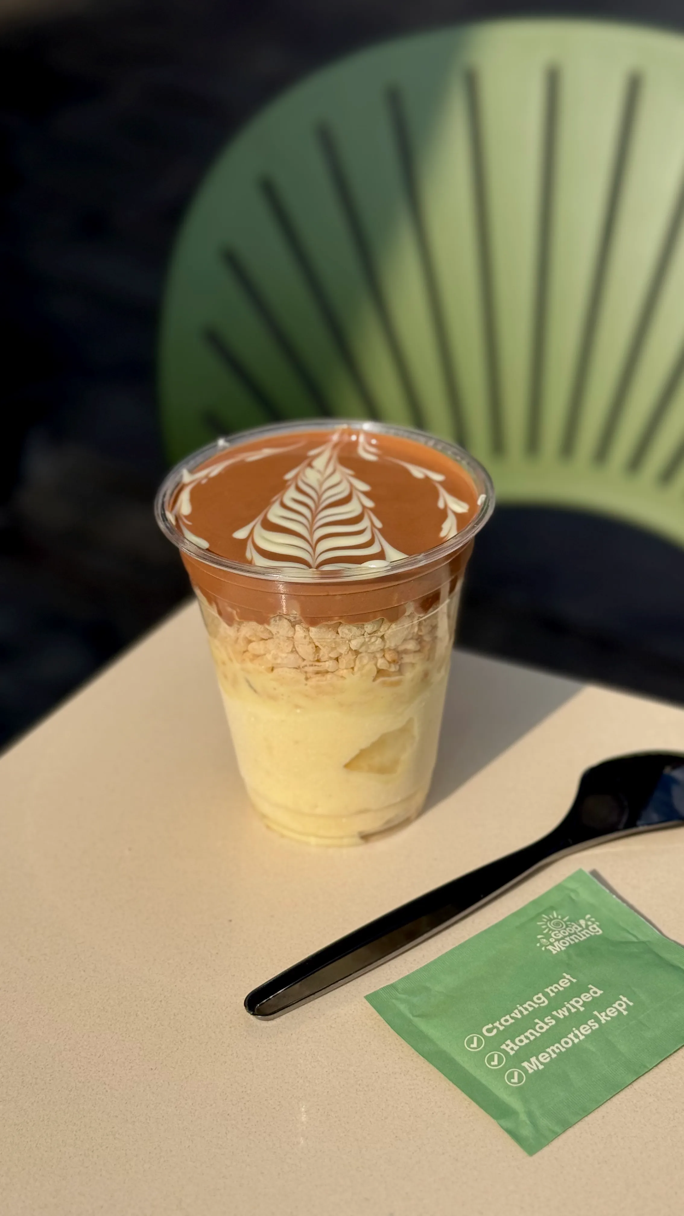 Image of Crispy Cup – Vanilla ice cream, rice crispy, Belgium chocolate