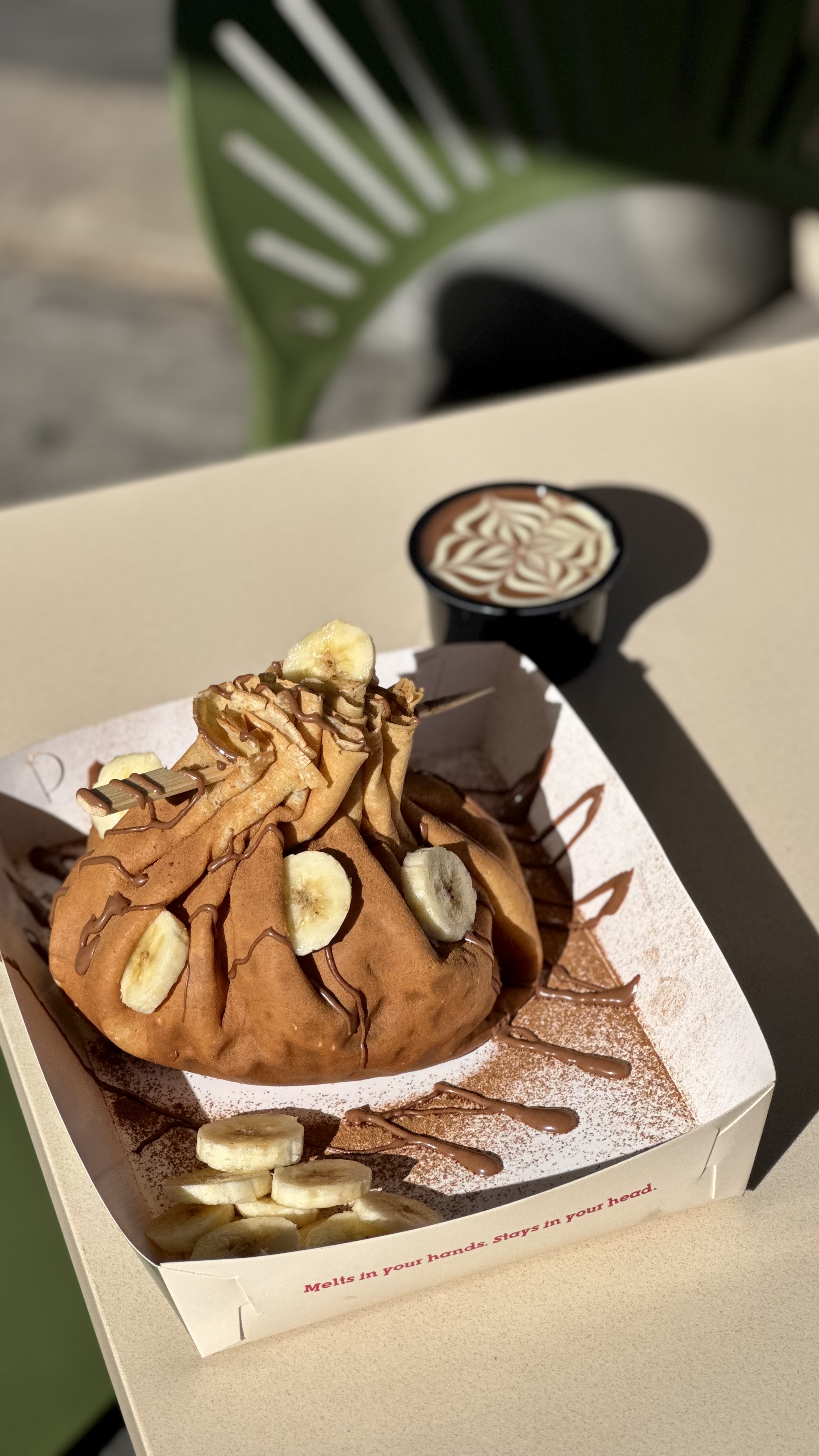 Image of Cinnamon Pouch – Crepe pouch, pastry cream, cinnamon, banana slices, Belgium chocolate